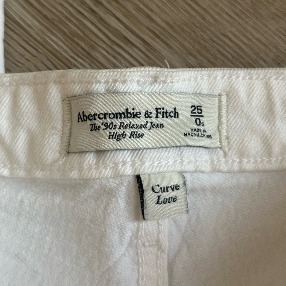 NEW Abercrombie & Fitch 90s Relaxed Jean Curve Love High Rise 25 Short / 0S - Picture 5 of 7